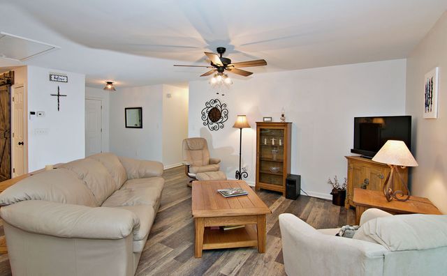 1279 Coneross Point Drive, Seneca, SC 29678