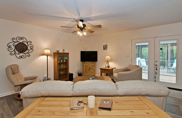 1279 Coneross Point Drive, Seneca, SC 29678