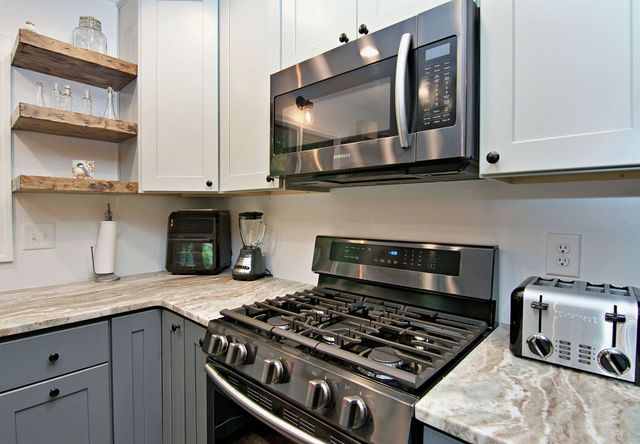 1279 Coneross Point Drive, Seneca, SC 29678