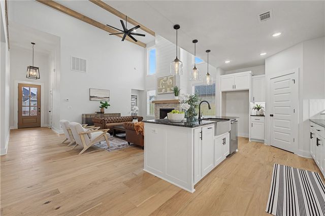 310 Jenna Lane, Gravette, AR 72736