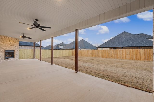 310 Jenna Lane, Gravette, AR 72736