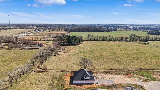 310 Jenna Lane, Gravette, AR 72736
