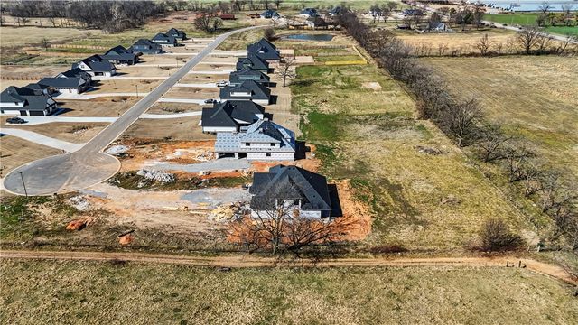 310 Jenna Lane, Gravette, AR 72736