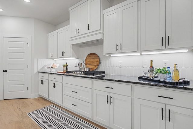 310 Jenna Lane, Gravette, AR 72736