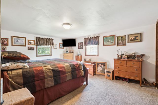 19068 Lincoln Road, West Union, IA 52175