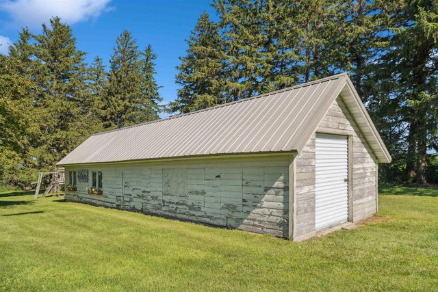 19068 Lincoln Road, West Union, IA 52175