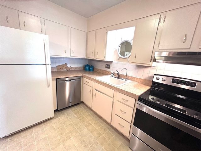 174 Upper County 2-5, Dennis, MA 02639
