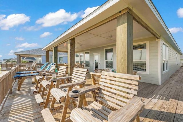 4415 Strand Avenue, Crystal Beach, TX 77650