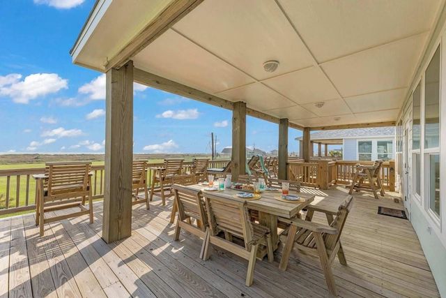 4415 Strand Avenue, Crystal Beach, TX 77650