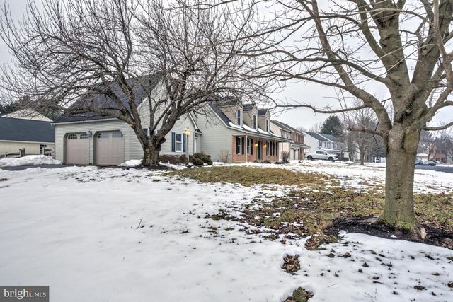 152 KINGS GATE DR, Lititz, PA 17543