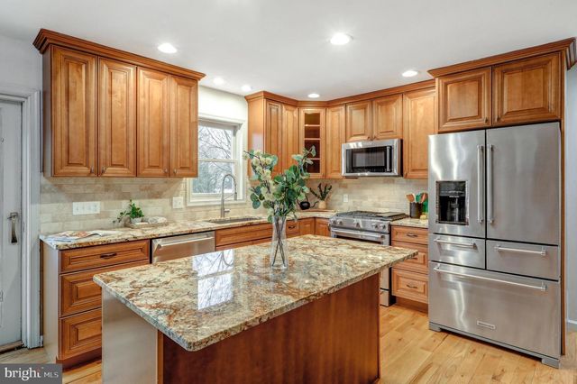 152 KINGS GATE DR, Lititz, PA 17543