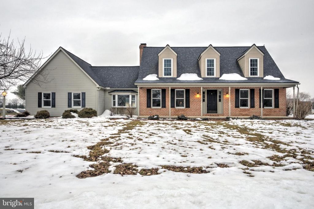 152 KINGS GATE DR, Lititz, PA 17543