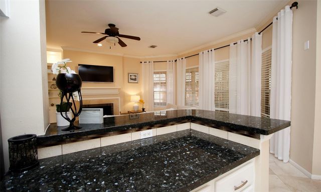 19 E Sunny Slope Circle, The Woodlands, TX 77381