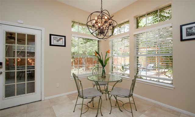 19 E Sunny Slope Circle, The Woodlands, TX 77381