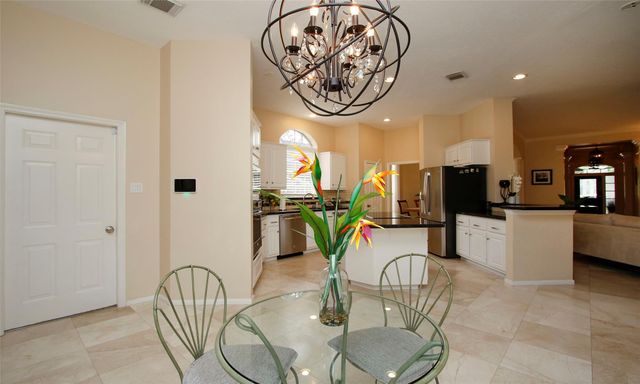 19 E Sunny Slope Circle, The Woodlands, TX 77381