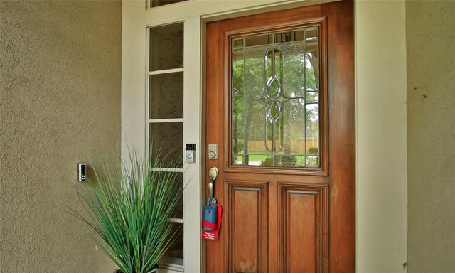 19 E Sunny Slope Circle, The Woodlands, TX 77381