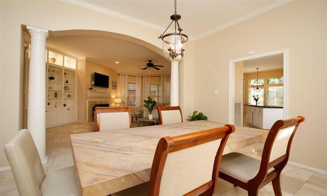 19 E Sunny Slope Circle, The Woodlands, TX 77381