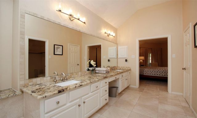 19 E Sunny Slope Circle, The Woodlands, TX 77381