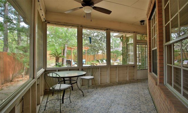 19 E Sunny Slope Circle, The Woodlands, TX 77381