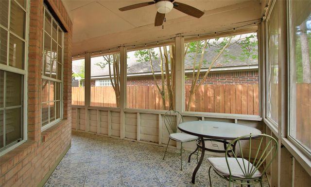 19 E Sunny Slope Circle, The Woodlands, TX 77381