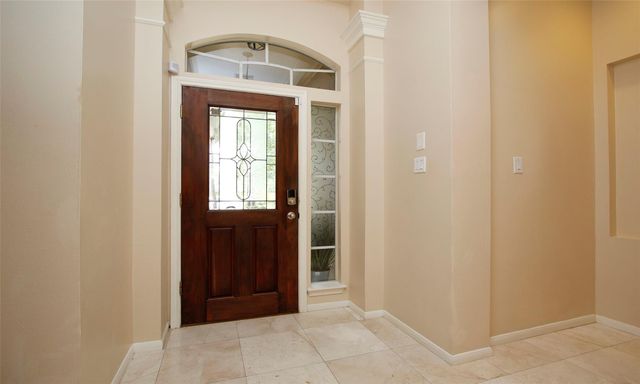 19 E Sunny Slope Circle, The Woodlands, TX 77381