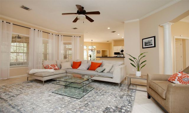 19 E Sunny Slope Circle, The Woodlands, TX 77381