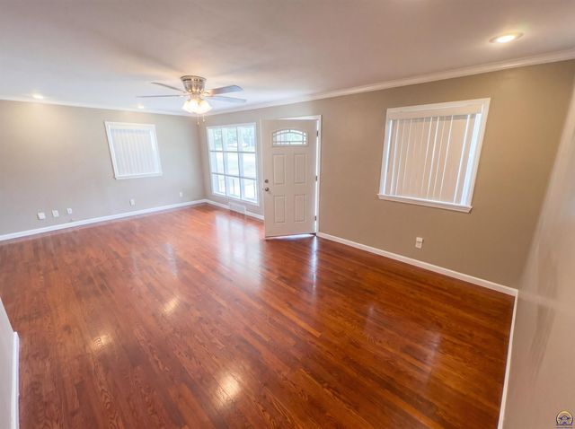 5618 SW 14th ST, Topeka, KS 66604