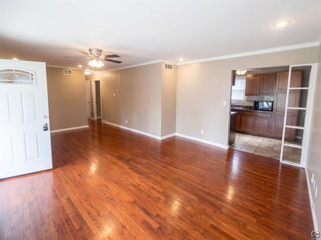 5618 SW 14th ST, Topeka, KS 66604