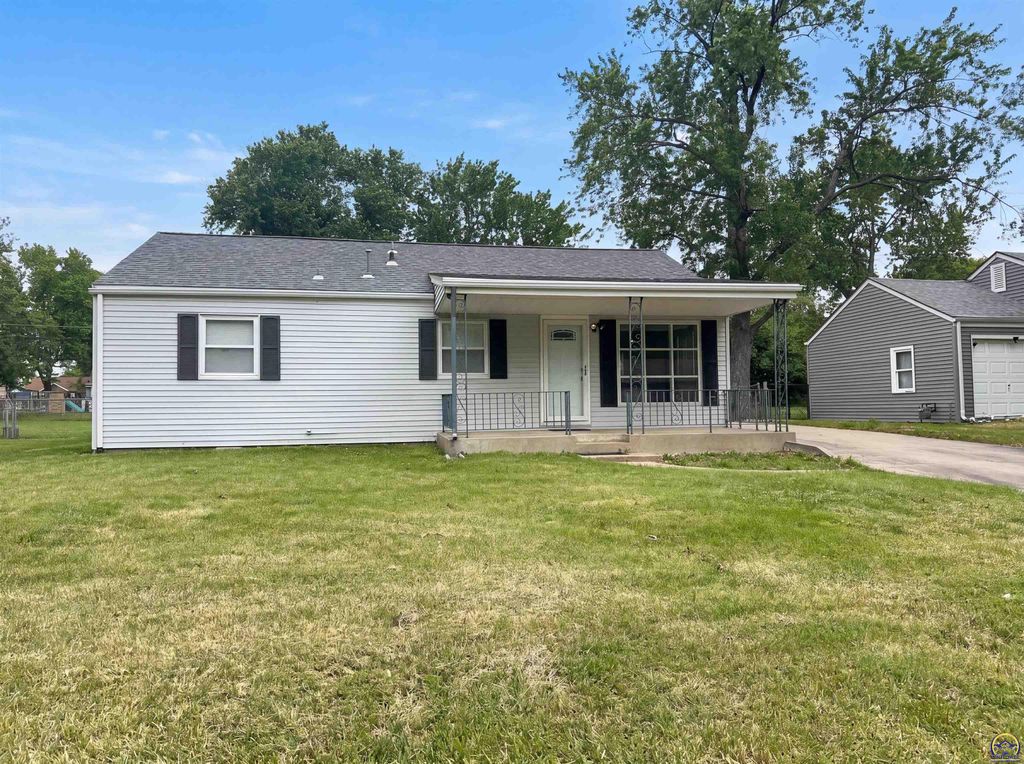 5618 SW 14th ST, Topeka, KS 66604