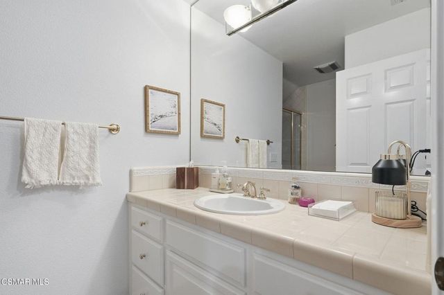 219 Baybrook Court, Lake Sherwood, CA 91361