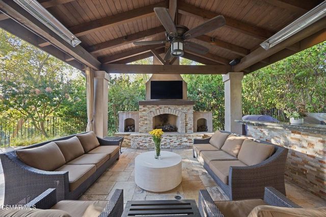 219 Baybrook Court, Lake Sherwood, CA 91361