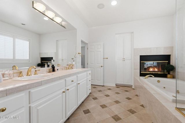 219 Baybrook Court, Lake Sherwood, CA 91361