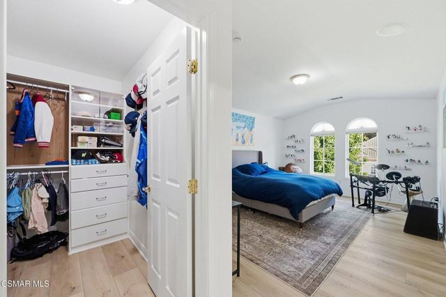 219 Baybrook Court, Lake Sherwood, CA 91361