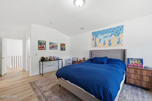 219 Baybrook Court, Lake Sherwood, CA 91361