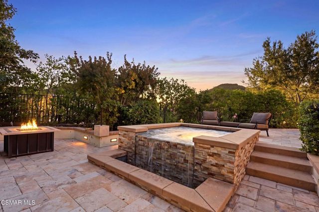 219 Baybrook Court, Lake Sherwood, CA 91361