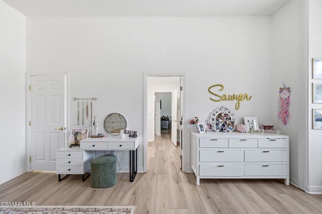 219 Baybrook Court, Lake Sherwood, CA 91361
