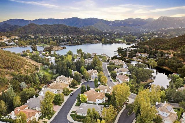 219 Baybrook Court, Lake Sherwood, CA 91361