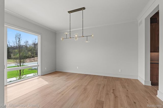 2559 Crystal Lake Drive, Commerce Charter Township, MI 48382