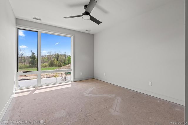 2559 Crystal Lake Drive, Commerce Charter Township, MI 48382