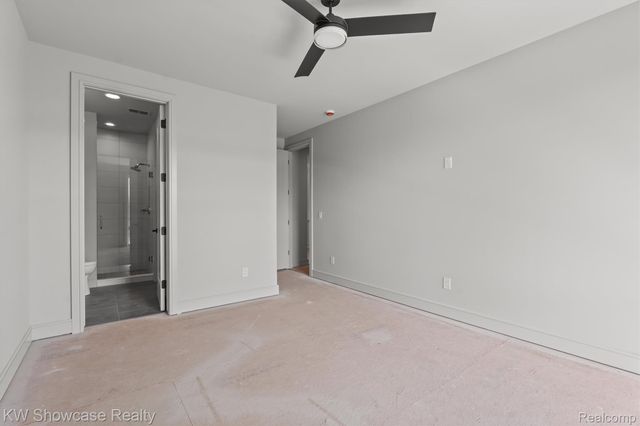 2559 Crystal Lake Drive, Commerce Charter Township, MI 48382