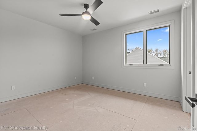 2559 Crystal Lake Drive, Commerce Charter Township, MI 48382