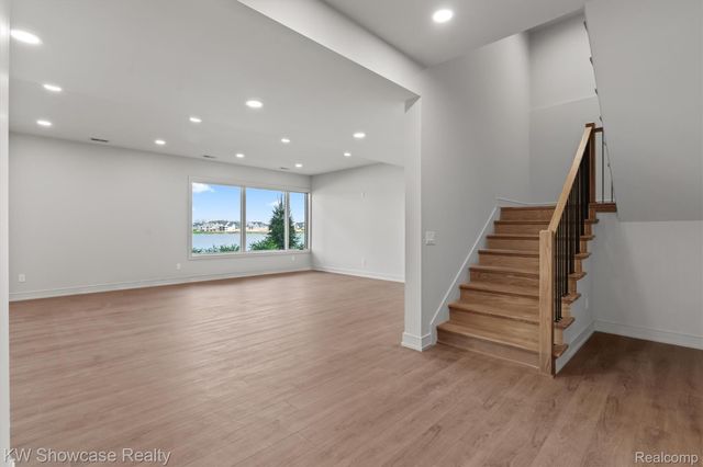 2559 Crystal Lake Drive, Commerce Charter Township, MI 48382