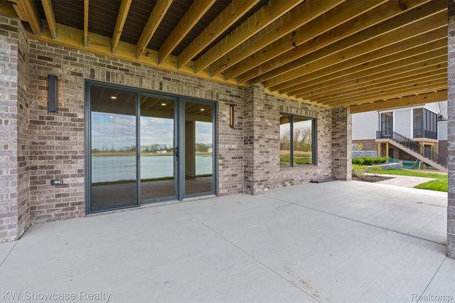 2559 Crystal Lake Drive, Commerce Charter Township, MI 48382