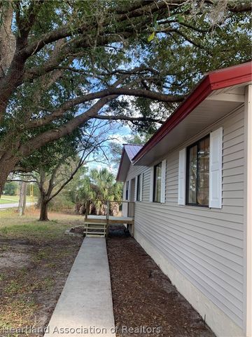 2225 N Unicorn Road, Avon Park, FL 33825
