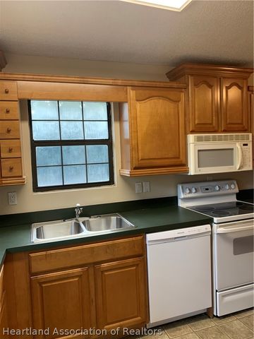 2225 N Unicorn Road, Avon Park, FL 33825