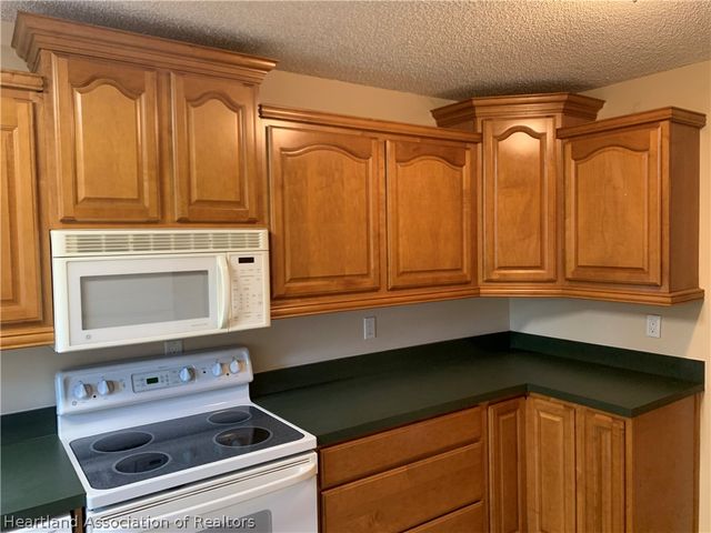 2225 N Unicorn Road, Avon Park, FL 33825