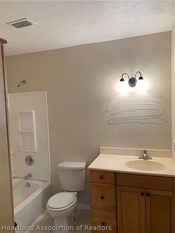 2225 N Unicorn Road, Avon Park, FL 33825