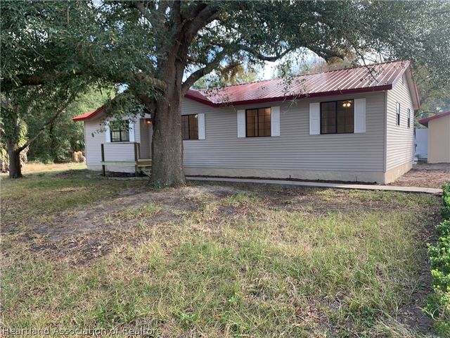 2225 N Unicorn Road, Avon Park, FL 33825