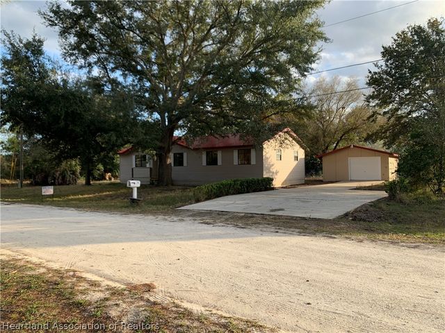 2225 N Unicorn Road, Avon Park, FL 33825