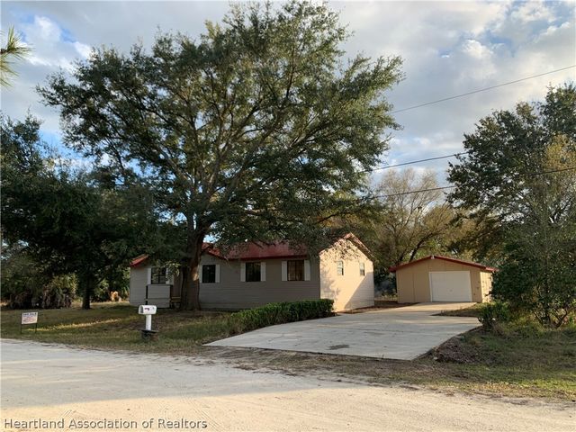 2225 N Unicorn Road, Avon Park, FL 33825